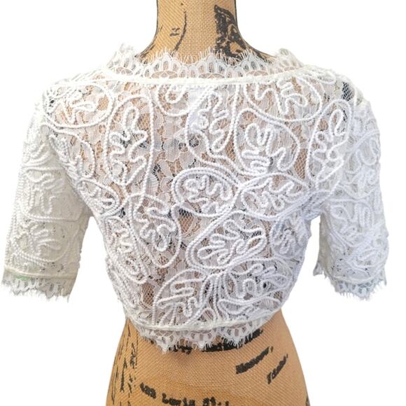 Small Leith Ivory lace crop top with half sleeves - Picture 2 of 4